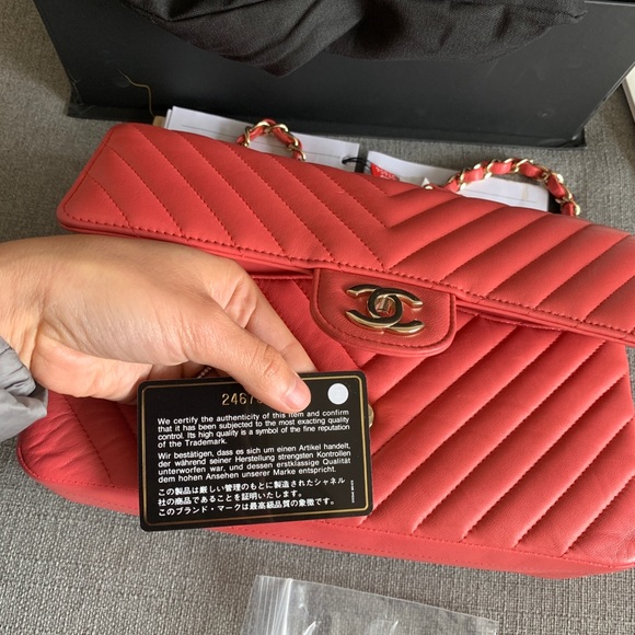 Chanel Chevron medium classic flap bag coral - Picture 11 of 12